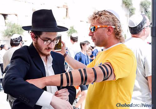 (Foto: Chabad do Muro das Lamenta&#231;&#245;es )