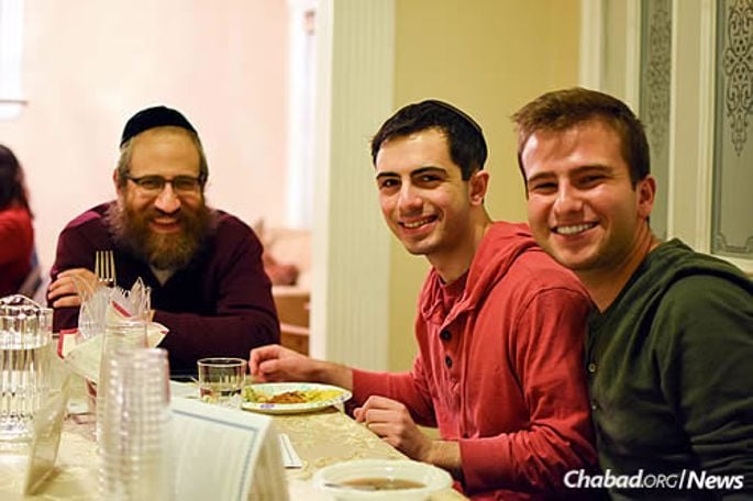 Male students tend to form close relationships with the rabbis, while female students develop strong bonds with their wives. The data shows that these relationships continue long after college is over. (Photo: Chabad on Campus International)