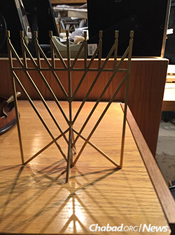 A scale model of the original was created by Yaacov Agam and delivered to the Rebbe for his approval. (Photo: Jewish Educational Media/The Living Archive)